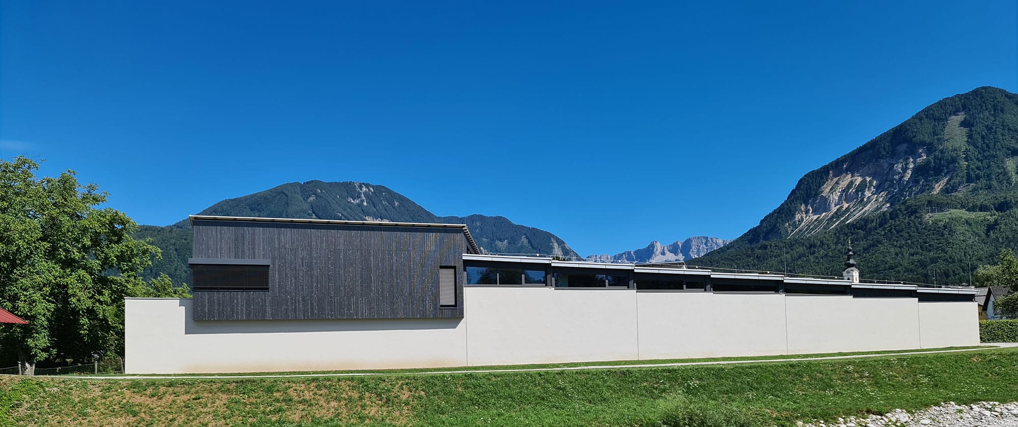 Titel Werkshalle F
